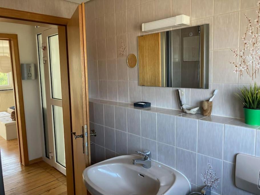 Sonnige Etagen-Wohnung, Alleinige Nutzung, Wasserbett นอนเคอร์เคิน ภายนอก รูปภาพ